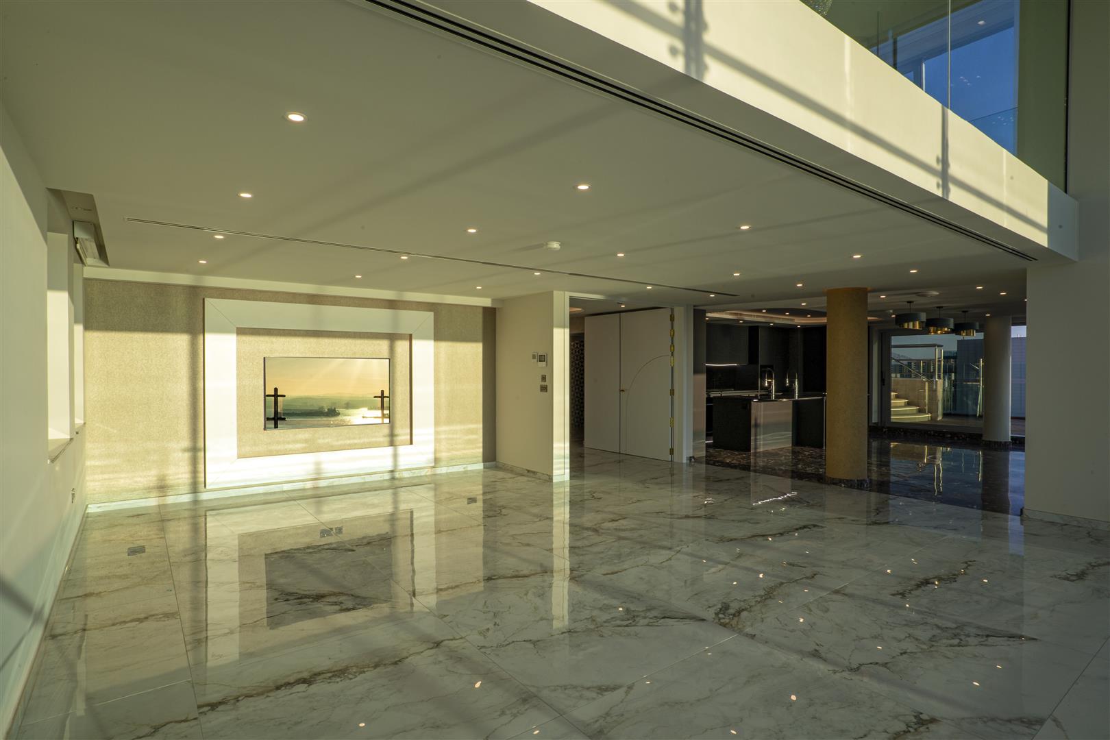 Image of Apartment - 5 Bedrooms - 6 Bathrooms for Rental in Royal Ocean Plaza-Gibraltar, Image 12